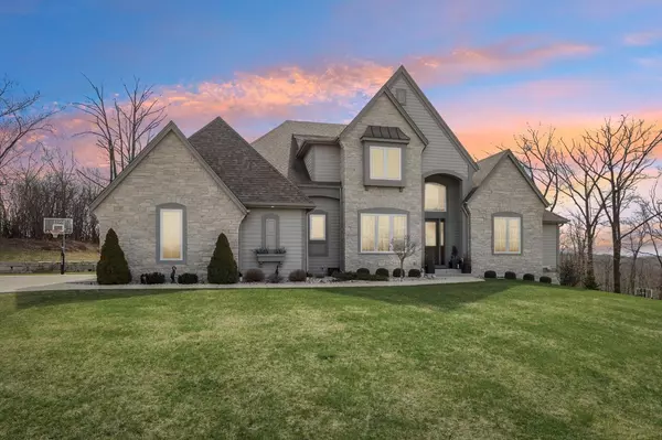 1260 Lorien COURT, Brookfield, WI 53045