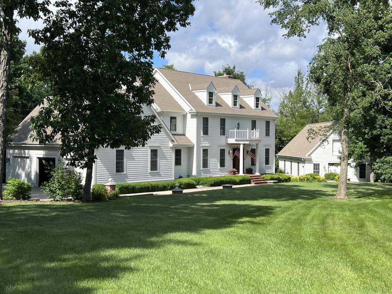 S51W29202 Ridgefield ROAD, Waukesha, WI 53189