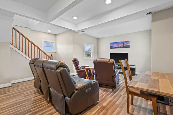 Milwaukee, WI 53207,224 W Howard AVENUE #226