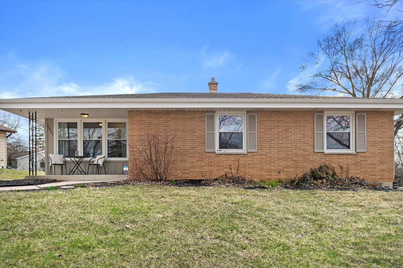 6025 N 122nd STREET, Milwaukee, WI 53225