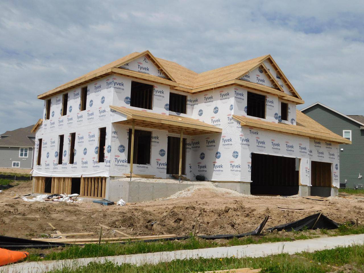 711 Kohlwey DRIVE, Grafton, WI 53024