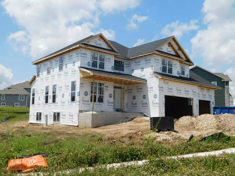 711 Kohlwey DRIVE, Grafton, WI 53024