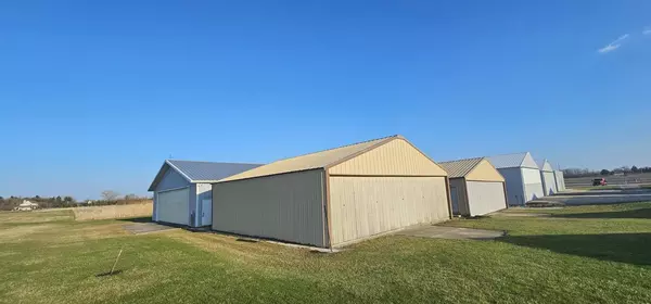 Bristol, WI 53104,18290 Winfield ROAD #16