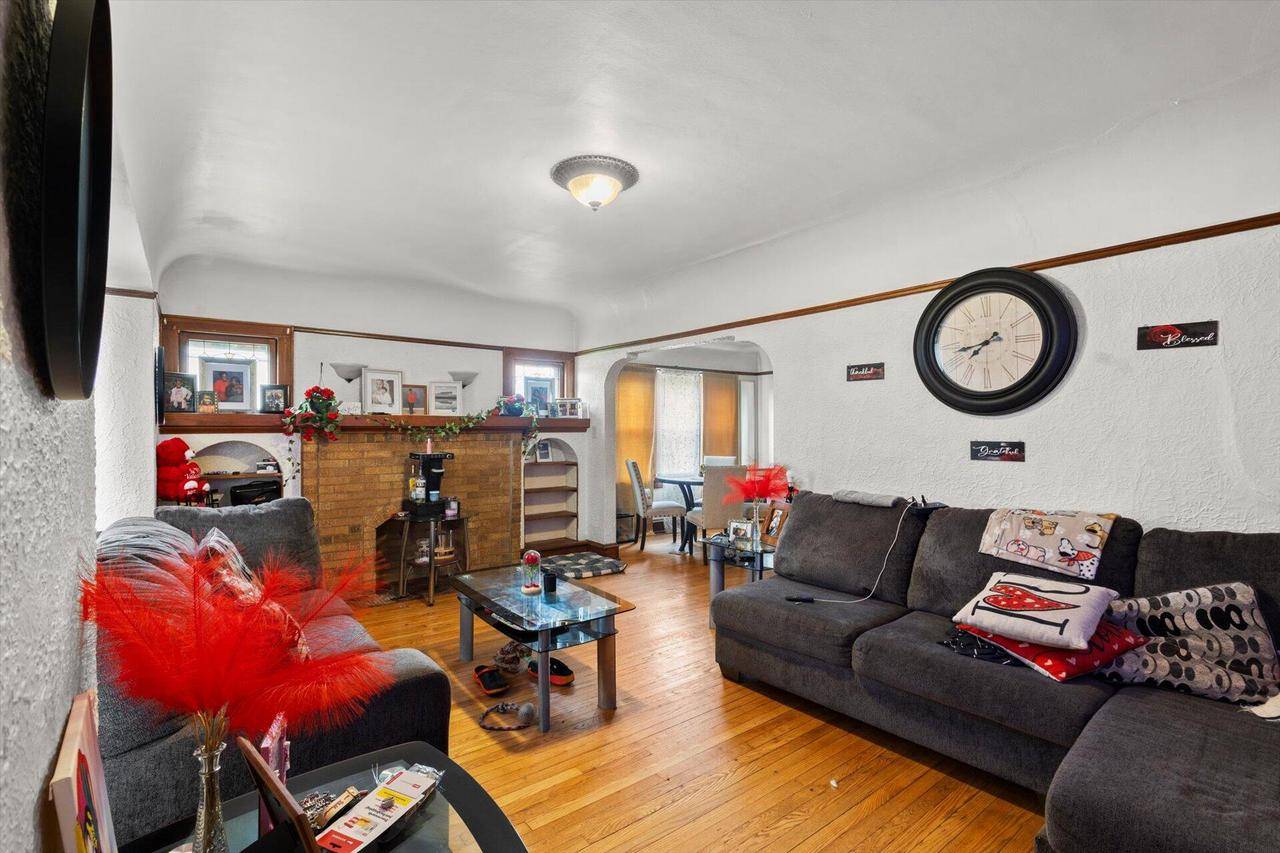 Milwaukee, WI 53209,4121 N 20th STREET #4123