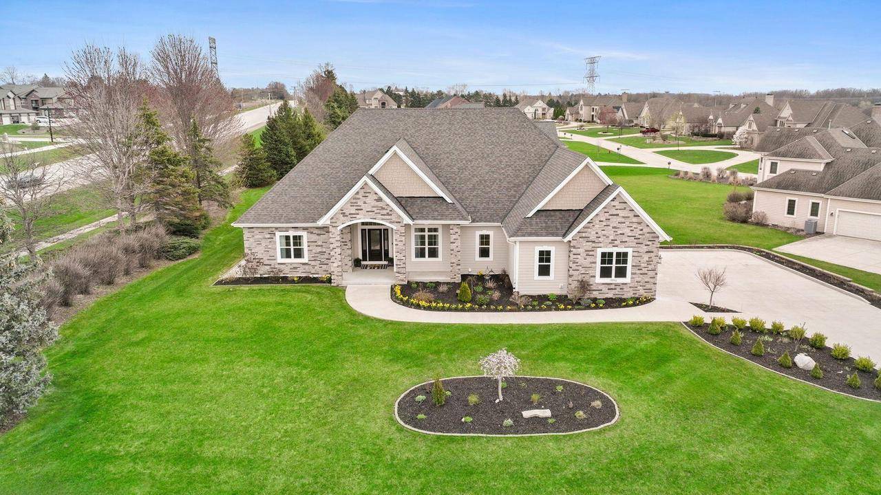 19940 Bradon TRAIL W, Brookfield, WI 53045