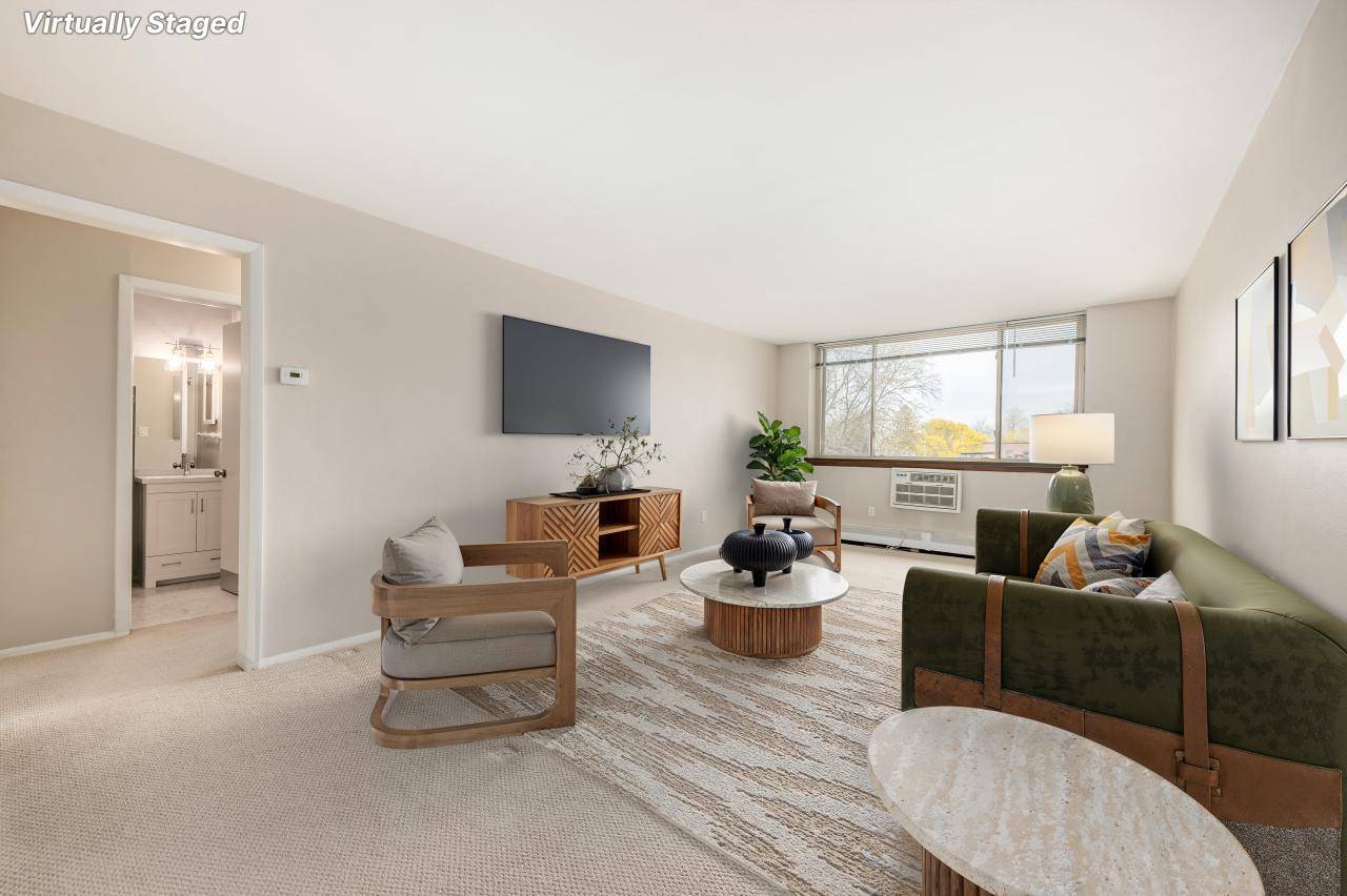 Whitefish Bay, WI 53217,805 E Henry Clay STREET #304