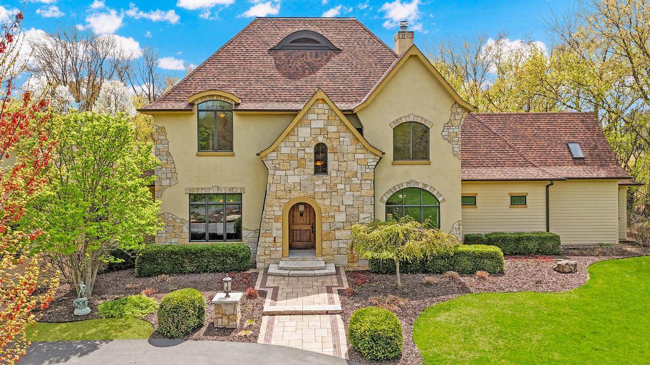 35340 Pabst COURT, Oconomowoc, WI 53066