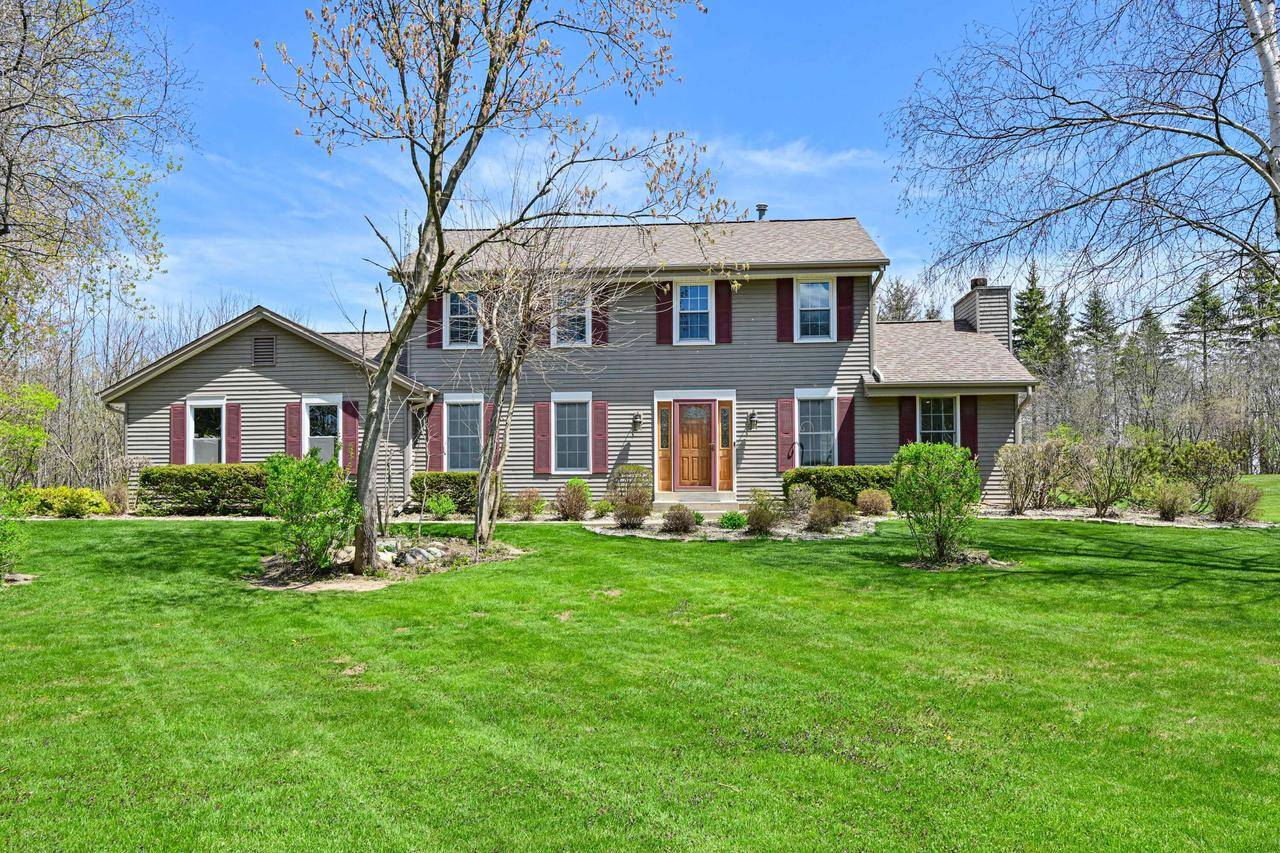 1294 Trailway DRIVE, Grafton, WI 53024