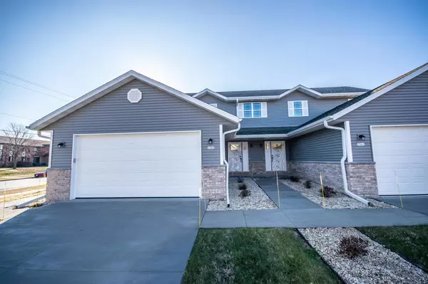 1363 Legion CIRCLE, West Bend, WI 53090