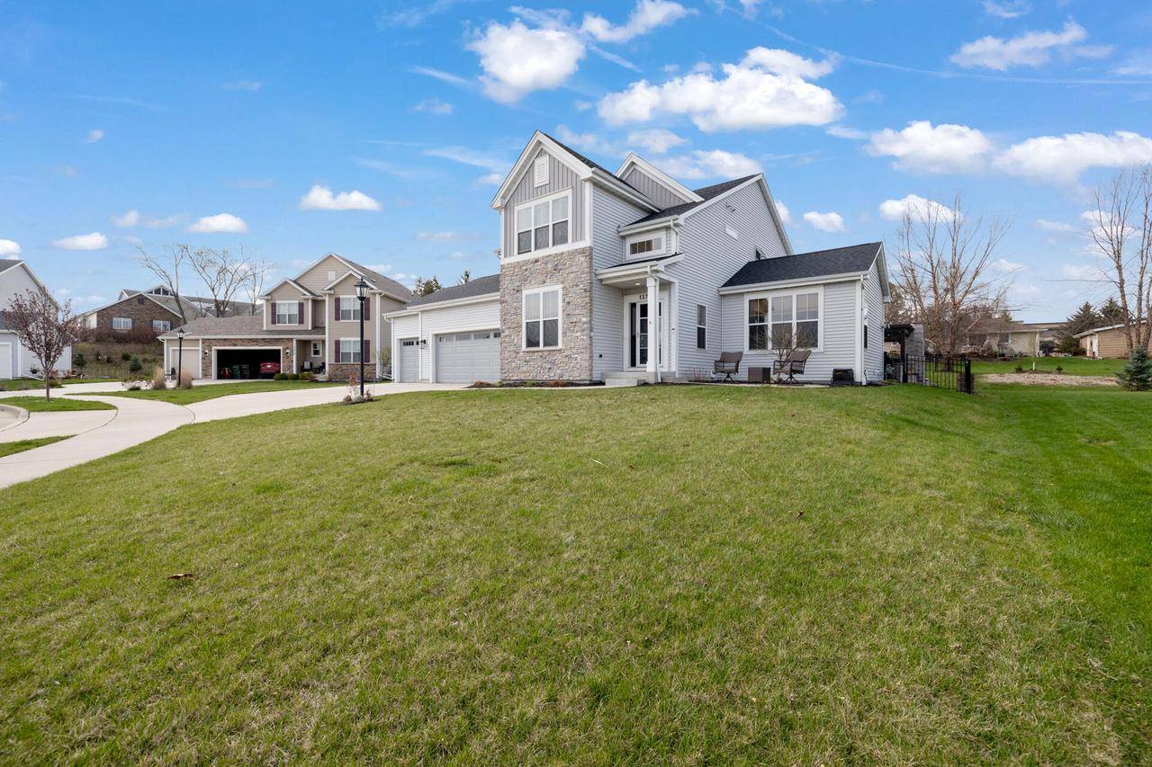 Oconomowoc, WI 53066,1271 Evergreen TRAIL