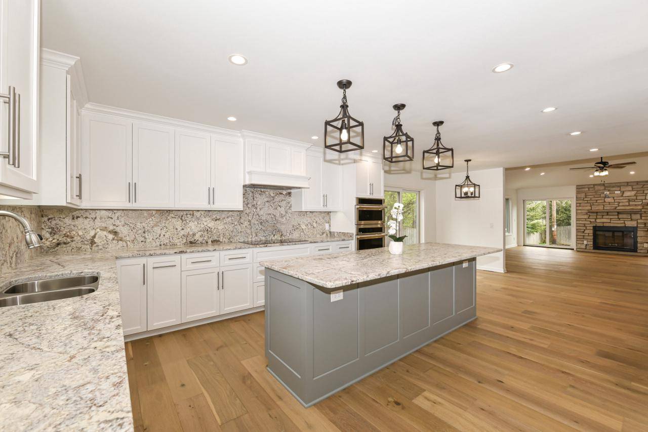 Fox Point, WI 53217,8339 N Lake DRIVE