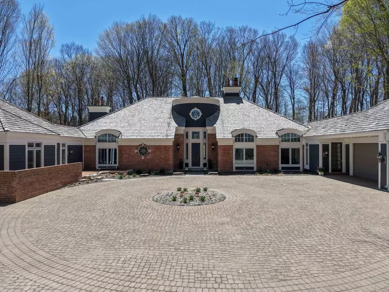 889 Horns Corners ROAD, Cedarburg, WI 53012