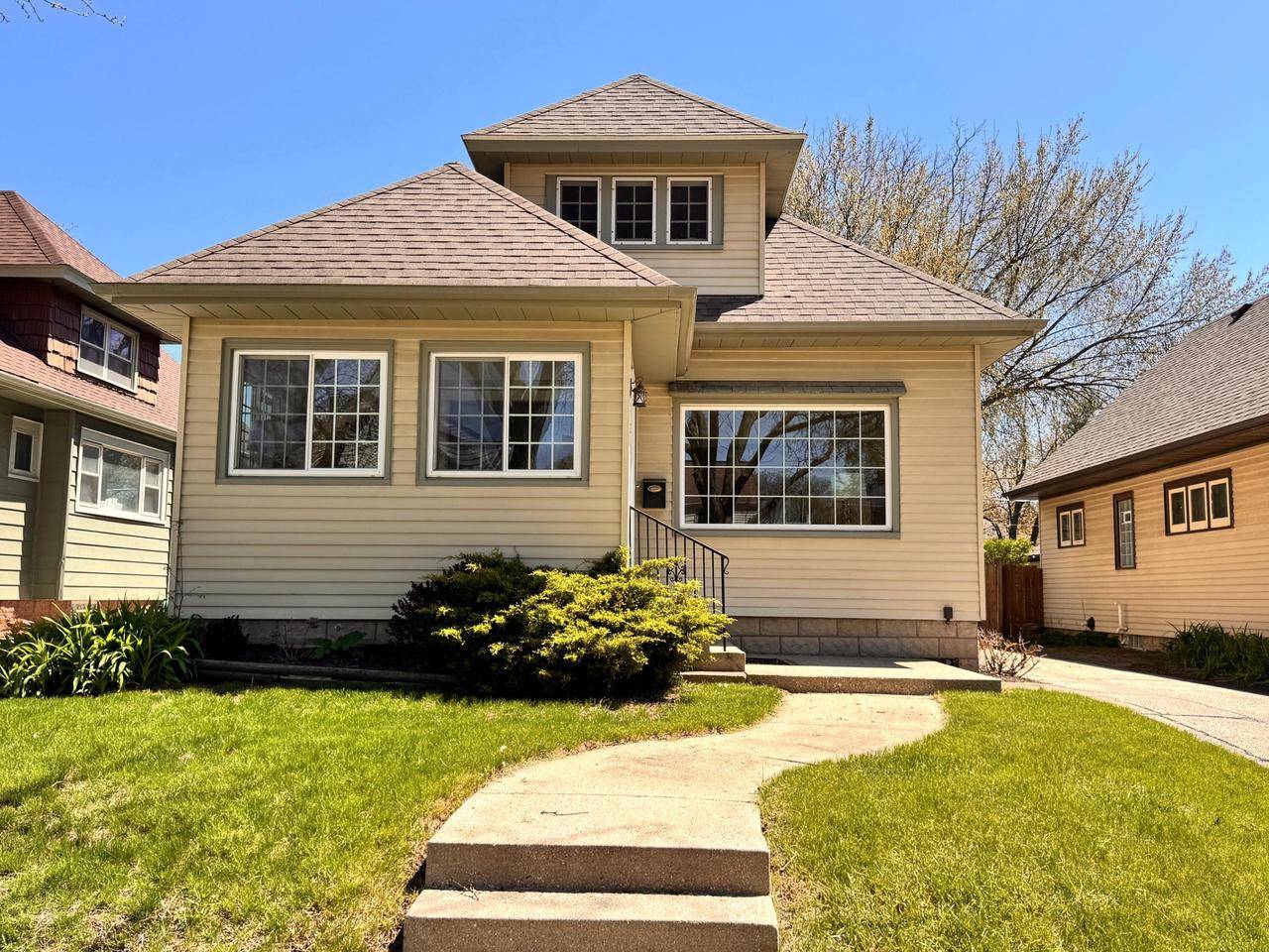 2530 N 65th STREET, Wauwatosa, WI 53213