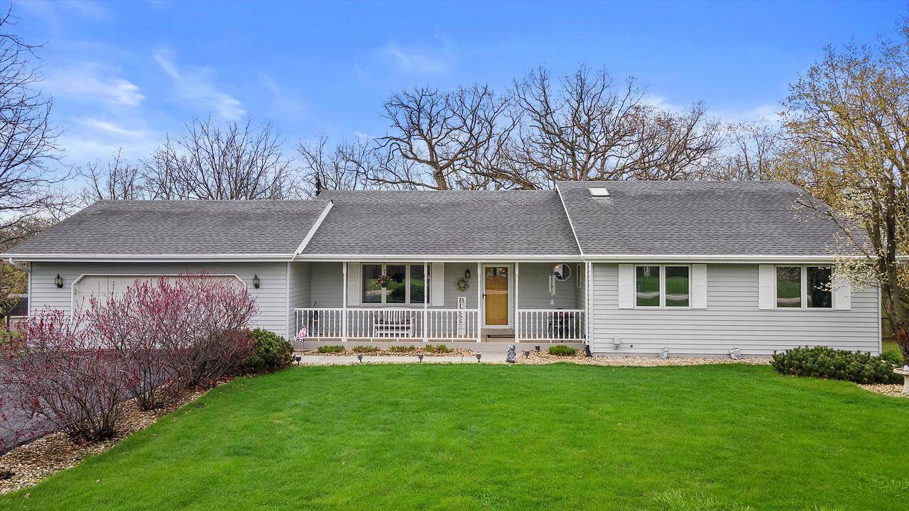 26021 Deer Ridge TRAIL, Waterford, WI 53185