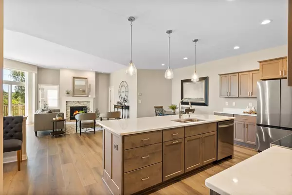 414 Standing Stone DRIVE #8-16, Waukesha, WI 53189