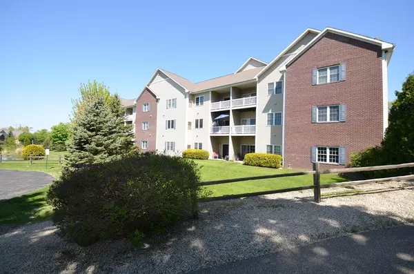 Whitewater, WI 53190,327 E Clay STREET #17