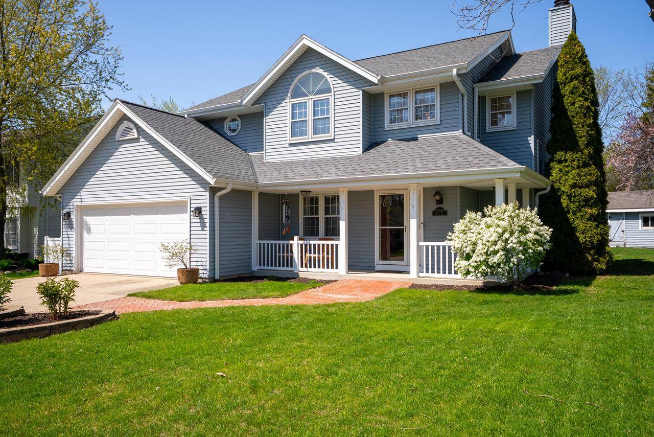 10341 S Ashley LANE, Oak Creek, WI 53154