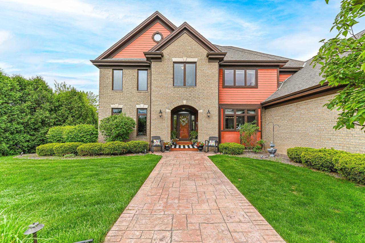7601 S Cambridge DRIVE, Franklin, WI 53132