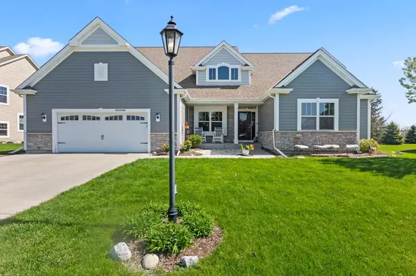 Pewaukee, WI 53072,N28W24340 Single Tree COURT