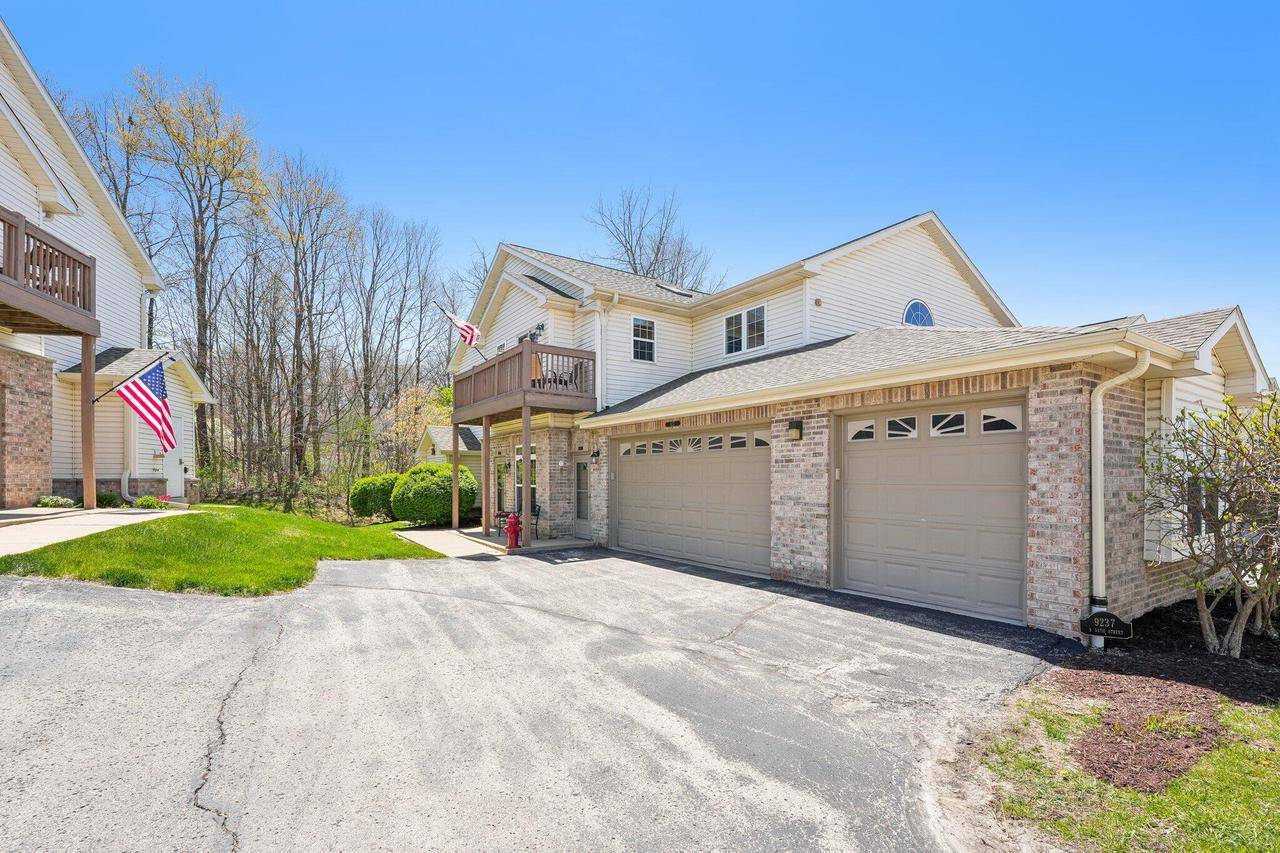 9235 S 54th STREET, Franklin, WI 53132