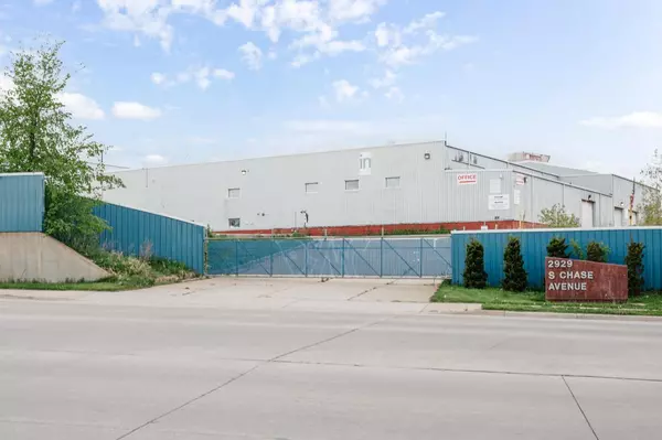 2929 S Chase AVENUE, Milwaukee, WI 53207