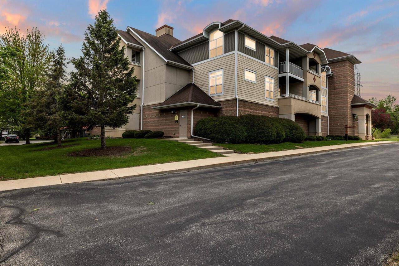 213 S Main STREET #201, Thiensville, WI 53092