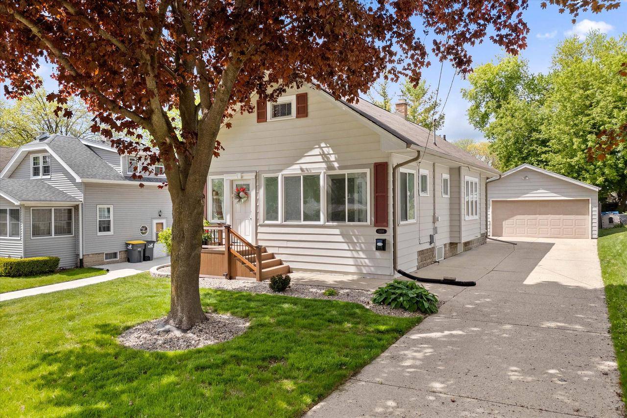 1108 Lindbergh AVENUE, Waukesha, WI 53188