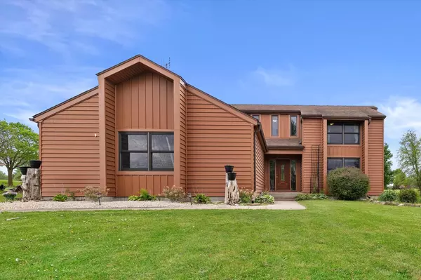 N6120 Evergreen DRIVE,  Elkhorn,  WI 53121