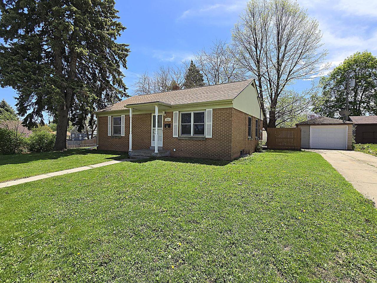 1711 Missouri AVENUE, South Milwaukee, WI 53172
