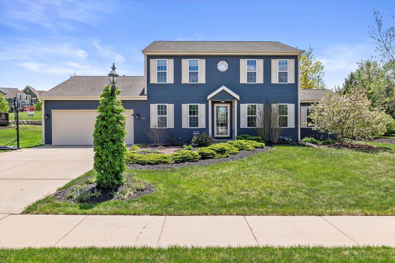 4024 Oakmont TRAIL, Waukesha, WI 53188