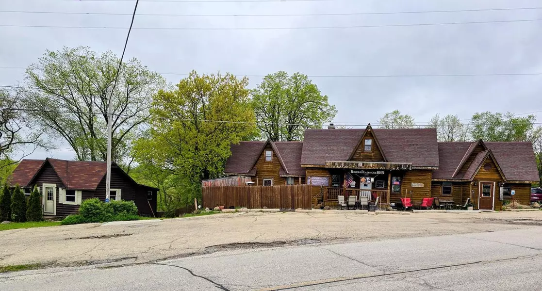 N7454 Summit ROAD, Plymouth, WI 53073