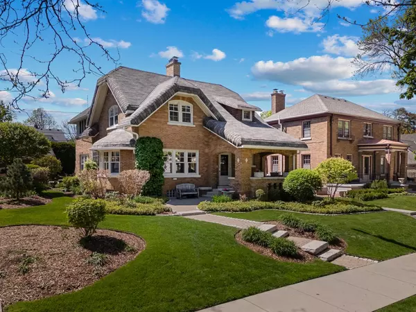 3833 N Prospect AVENUE, Shorewood, WI 53211