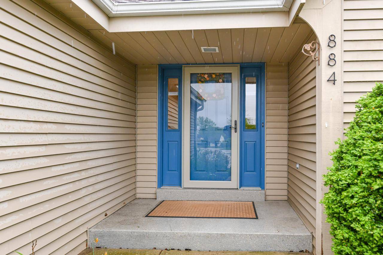 Pewaukee, WI 53072,884 Joshua COURT