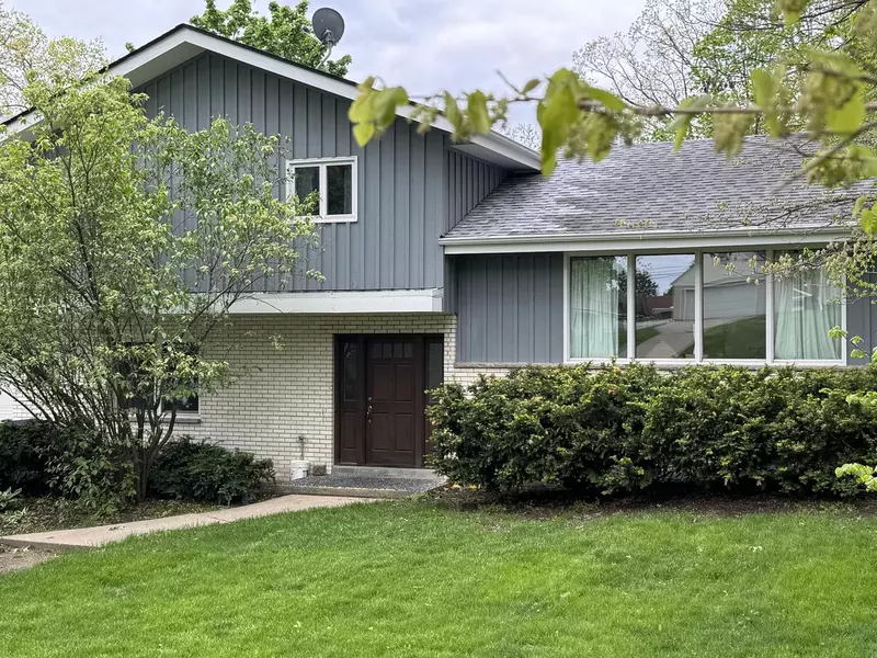 2455 N 116th STREET, Wauwatosa, WI 53226