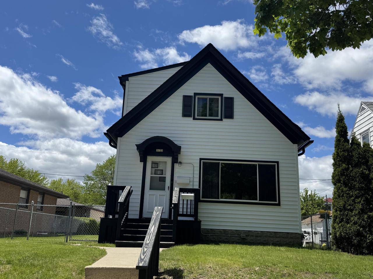 3135 S 6th STREET, Milwaukee, WI 53215