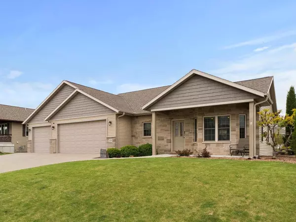 610 Ne Shna Bek TRAIL,  Kewaskum,  WI 53040
