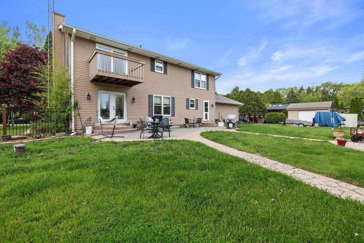 Pleasant Prairie, WI 53158,9989 11th AVENUE