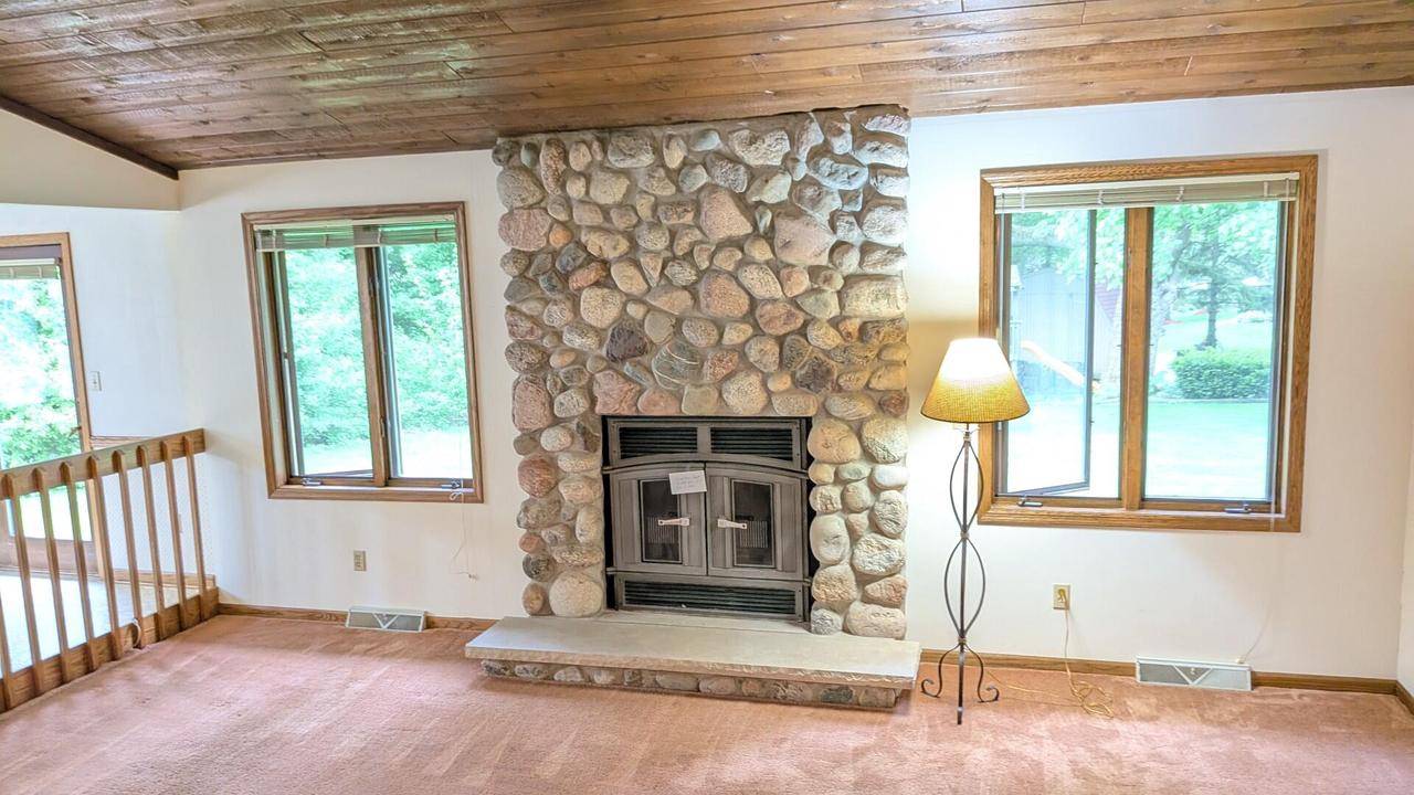 Franklin, WI 53132,7827 W Canterbury COURT