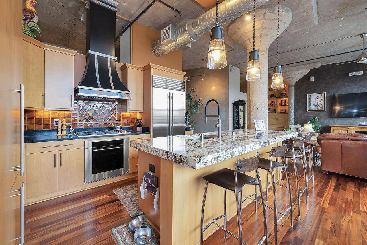 Milwaukee, WI 53202,311 E Erie STREET #316
