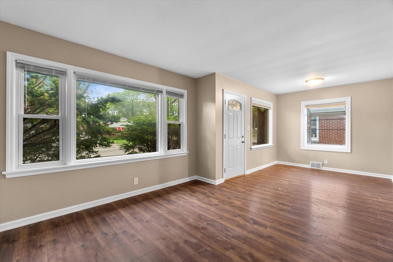 Milwaukee, WI 53209,5107 N 24th STREET