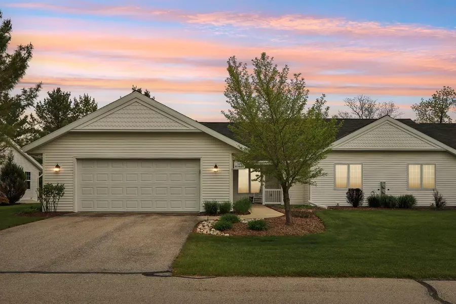 522 Otto WAY, Elkhart Lake, WI 53020