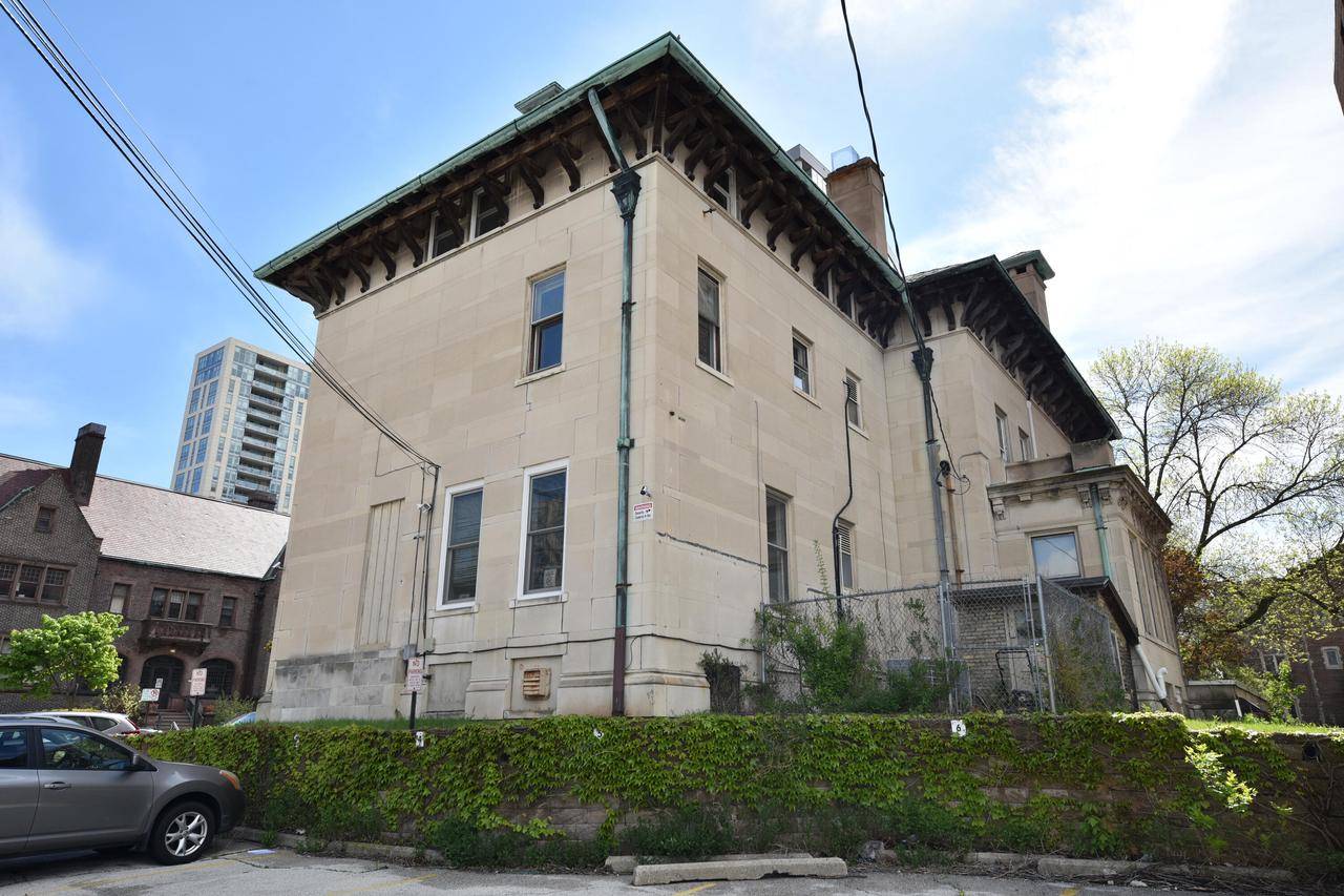 Milwaukee, WI 53202,1749 N Prospect AVENUE