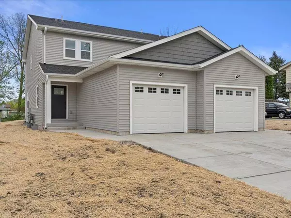 Greenfield, WI 53221,3302 W Alvina AVENUE #3304