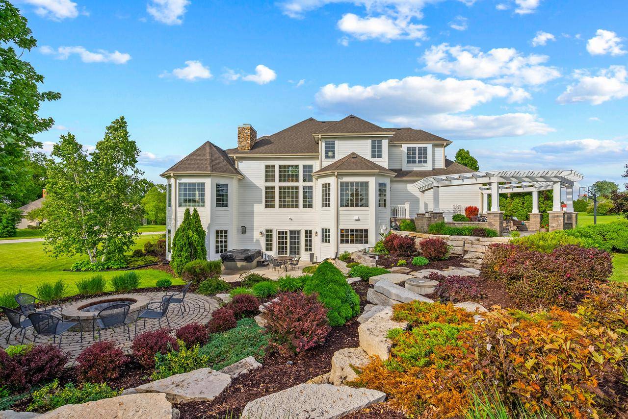 W272N6255 Maple STREET, Sussex, WI 53089