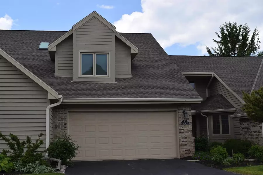 W240N2151 Dorchester DRIVE #7 C, Pewaukee, WI 53072