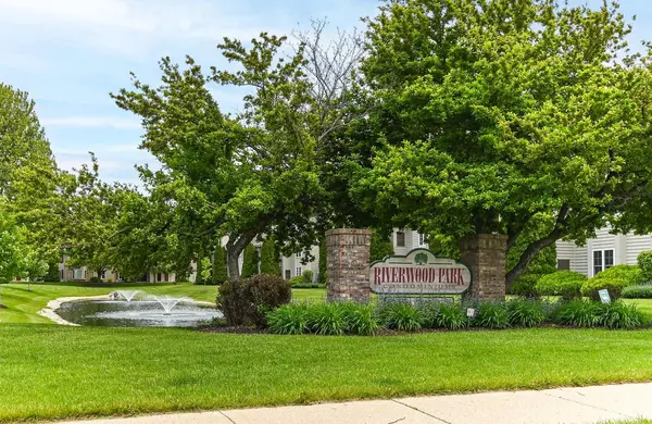 Pewaukee, WI 53072,160 Westfield WAY #H