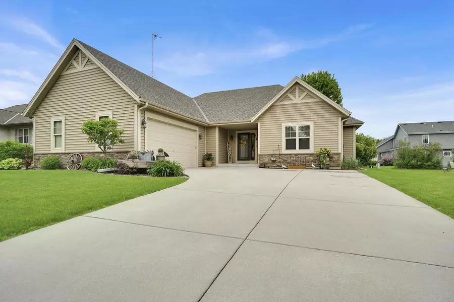 340 Willow LANE, Hartford, WI 53027