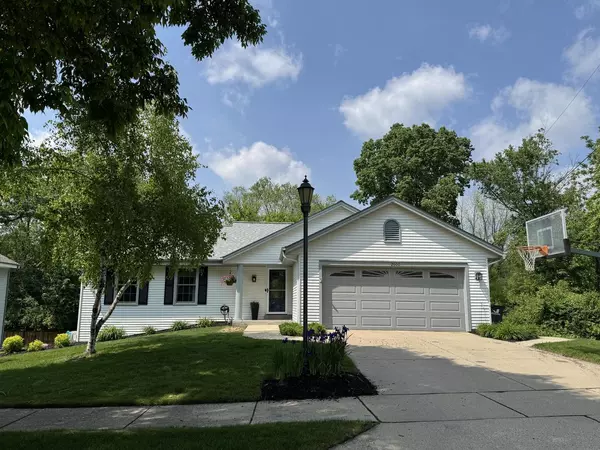 2600 Oakcrest DRIVE, Waukesha, WI 53188