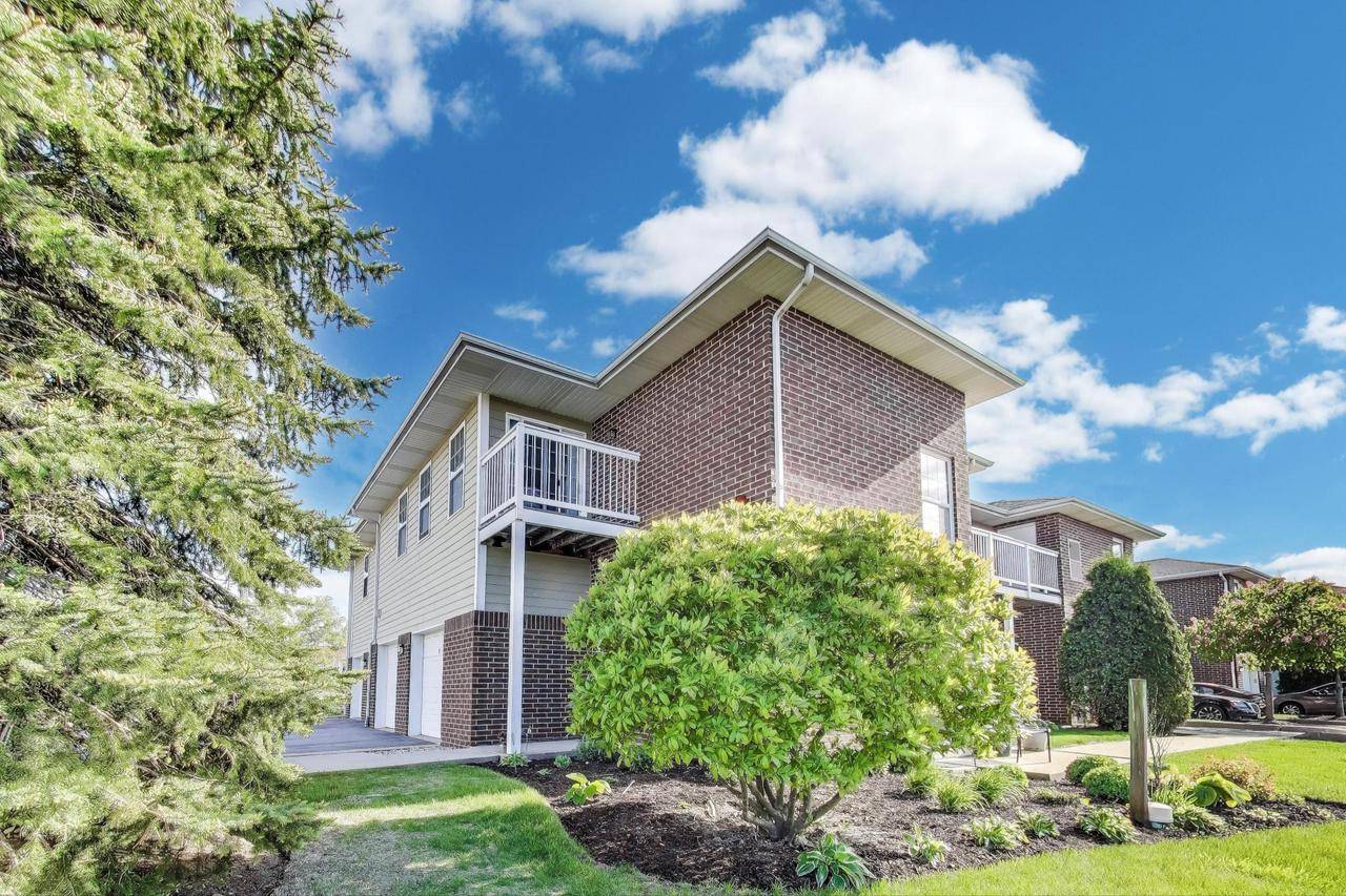 6846 102nd STREET #F, Pleasant Prairie, WI 53158