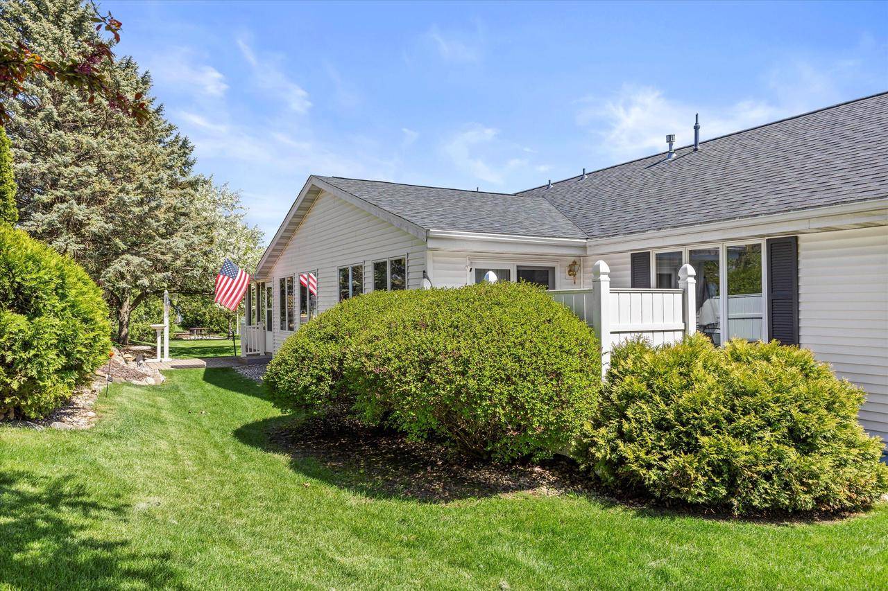 Delavan, WI 53115,636 Westbury LANE #12